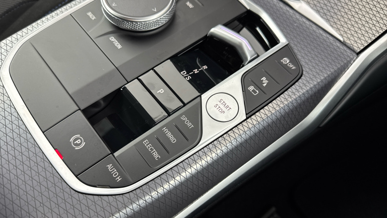 BMW 3 Series 330e 22.3 kWh M Sport 4dr Step Auto Saloon